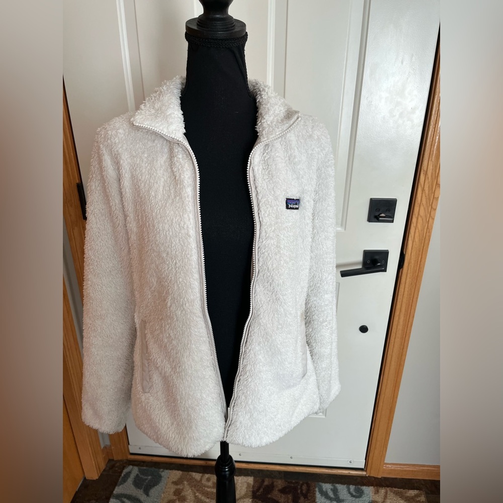 Women’s Patagonia Los Gatos birch white deep pile fluffy full zip jacket. Medium - Picture 6 of 16